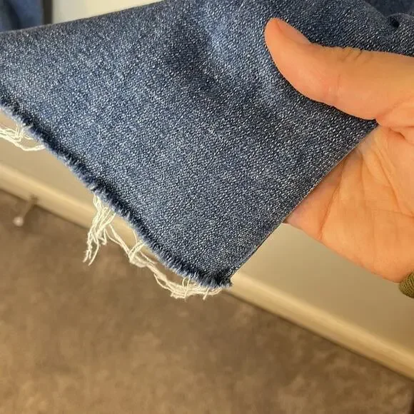 TALBOTS Distressed Raw Hem Medium Wash Cotton Blend Everyday Relaxed Jean Sz 16 - Picture 3 of 9